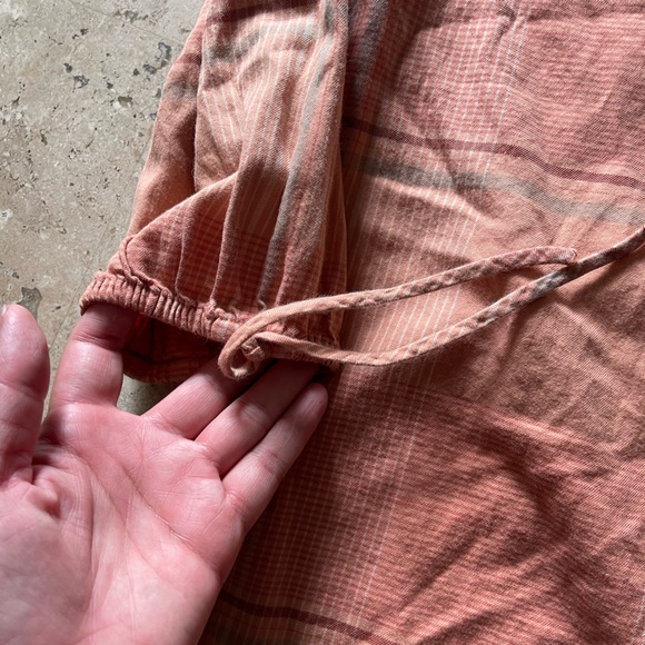 Madewell Pink Relaxed Button Down Shirt - Picture 4 of 8